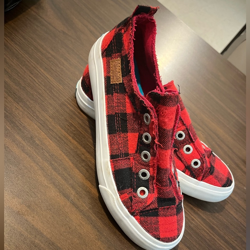 Blowfish plaid lace less shoes